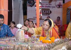बगिया के फलेश्वर नाथ मंदिर में उमड़ा आस्था का सैलाब : 53,993 पार्थिव शिवलिंगों का हुआ भव्य पूजन-अभिषेक, हर-हर महादेव के जयघोष से गूंजा बगिया, बुधवार को होगी 1.11 लाख शिवलिंगों के अभिषेक के साथ पूर्णाहुति.