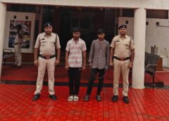 नाबालिग का पीछा कर घर तक पहुंचे आरोपी! छेड़छाड़ का विरोध करने पर मारपीट, परिजनों को भी नहीं छोड़ा—रायपुर पुलिस ने ओम वैष्णव को दबोचा