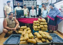 पुरी-सूरत एक्सप्रेस में RPF का बड़ा शिकंजा! 4 ट्रॉली बैग से निकला 72.661 किलो गांजा, अंतर्राज्यीय तस्कर गिरफ्तार—पूछताछ में 10 बार तस्करी का खुलासा