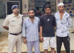 हरेली रैली में मचा बवाल! युवकों से मारपीट के बाद धारदार हथियार लहराकर दी जान से मारने की धमकी, जामुल पुलिस ने 3 आरोपियों को दबोचा, हथियार-डंडा जब्त